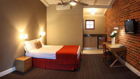 Rose & Crown Hotel - Tourism Search 1