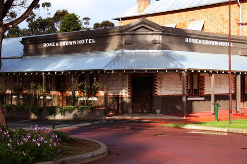 Rose & Crown Hotel - Tourism Search 0