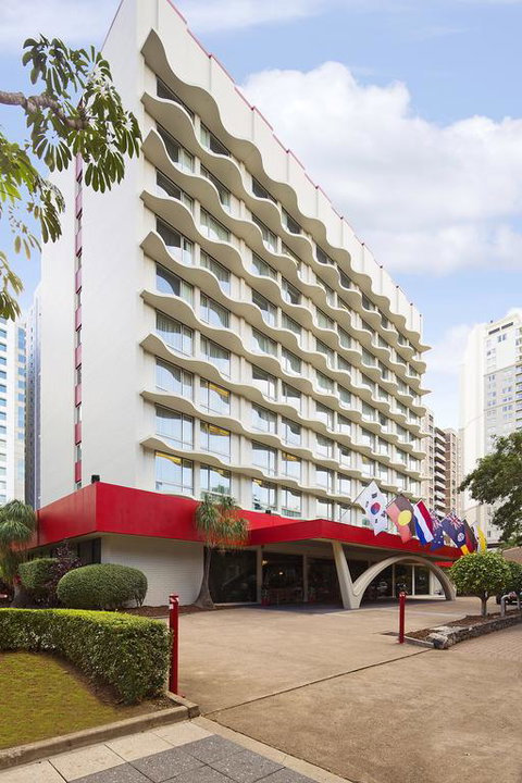 Royal On The Park - Tourism Search 3