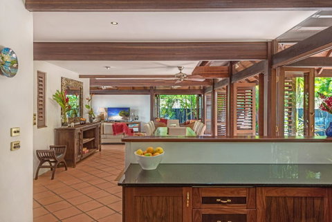 Sala On The Beach Luxury Beachfront House - Tourism Search 2