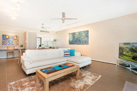 Saltwater Suites - 1,2 & 3 Bed Waterfront Apartments - Tourism Search 1