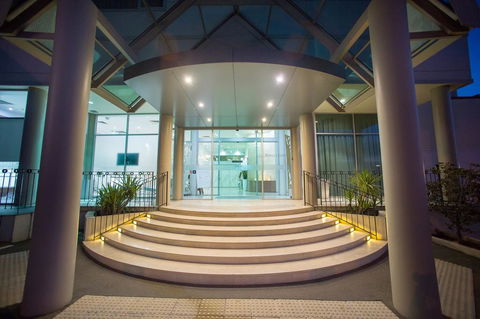 Sfera's Park Suites & Convention Centre - Tourism Search 0