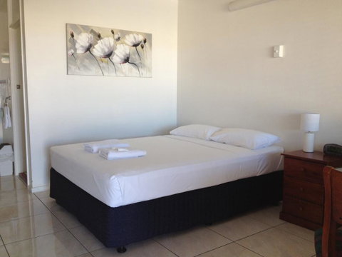 Shell Motel (Pearly Shell Motel) - Tourism Search 2