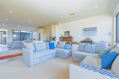 Shore To Relax - Family Or Corporate Bookings Only - Tourism Search 1
