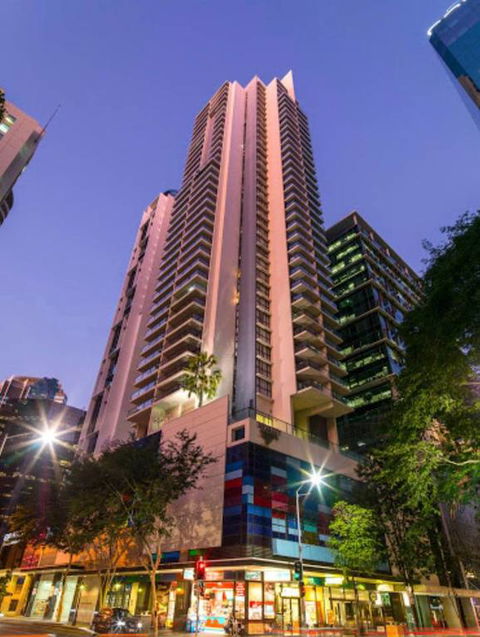 Sky River CBD Apartment - Tourism Search 3