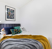Sleek modern apartment close to everything - Tourism Search