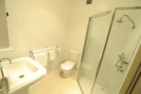 Sovereign Hill Hotel - Tourism Search 3