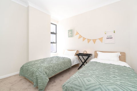 SP246-Brandnew Modern Apt In Penrith With Parking - Tourism Search 2