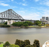 Spacious Executive 3 Bedroom - Brisbane CBD - Views - Pool - WIFI - Free parking - Tourism Search