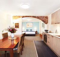 Spacious Studio With Courtyard and Extra Beds - Tourism Search