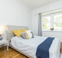Stay at Meurant Wagga - Tourism Search