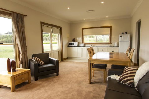 Stay Bathurst - Tourism Search 1