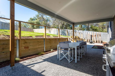 Sunshine Beach House: Brand New, Stunning - Tourism Search 1