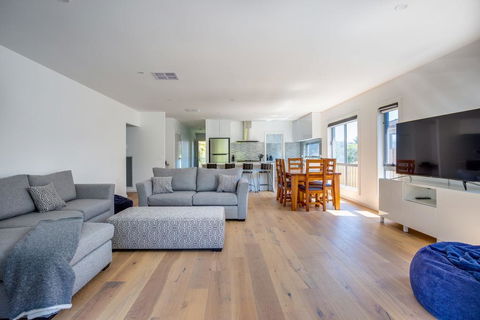 Sunshine Beach House: Brand New, Stunning - Tourism Search 2