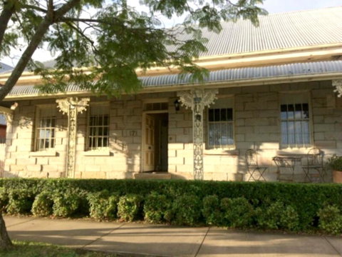Surgeon's Cottage - Tourism Search 0