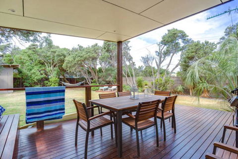 Tasman Surf House - So Close To The Beach - Tourism Search 1