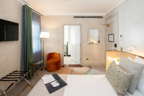Tattersalls Hotel - Tourism Search 1