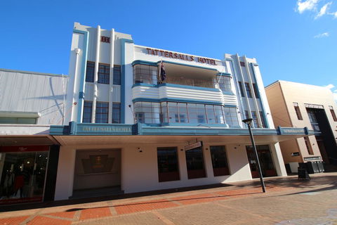 Tattersalls Hotel - Tourism Search 0