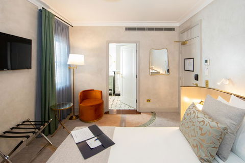 Tattersalls Hotel - Tourism Search 1