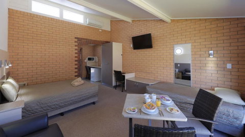 Tenterfield Motor Inn - Tourism Search 3