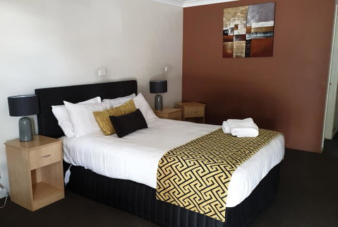 Tenterfield Tavern And Motor Inn - Tourism Search 0
