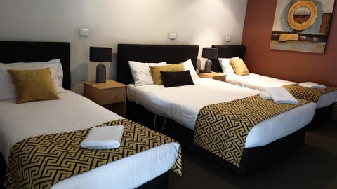 Tenterfield Tavern And Motor Inn - Tourism Search 1