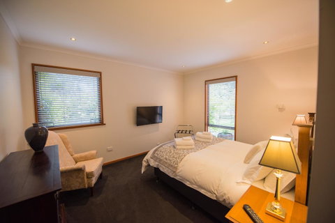 Parnella Kettering - Tourism Search 14