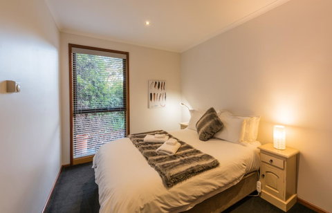 Parnella Kettering - Tourism Search 17