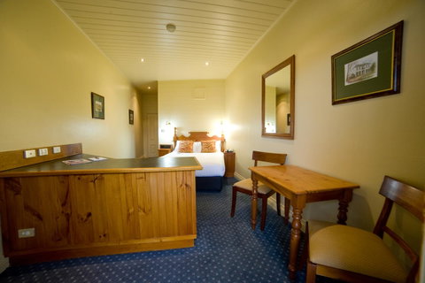 Strahan Village - Tourism Search 32