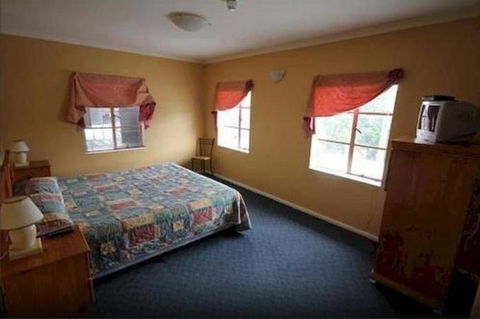 Beltana Hotel - Tourism Search 3