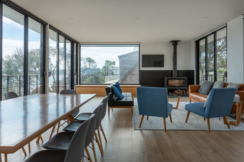 Blessington Beach Retreat - Tourism Search 6