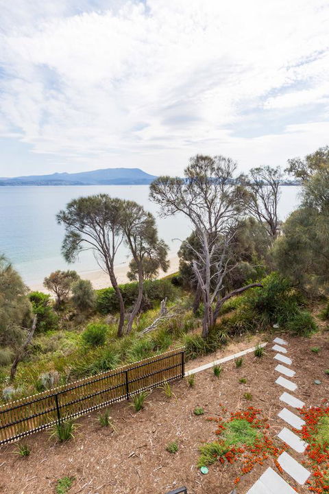 Blessington Beach Retreat - Tourism Search 32