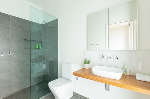 Blessington Beach Retreat - Tourism Search 14