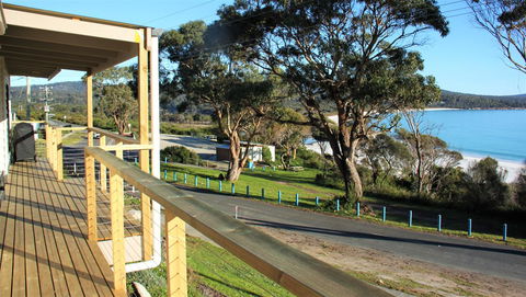 KINGFISHER COTTAGE Beachfront At The Binalong Bay - Tourism Search 8