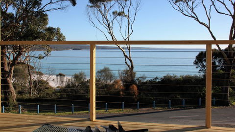 KINGFISHER COTTAGE Beachfront At The Binalong Bay - Tourism Search 6
