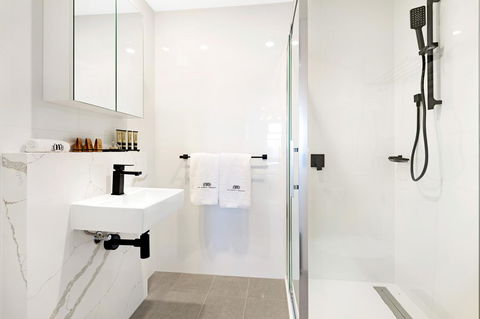 The Hamptons Apartments - St Kilda - Tourism Search 11