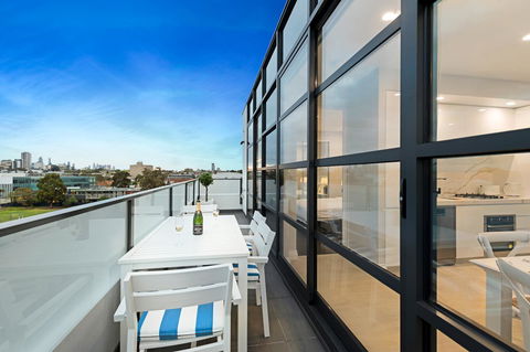 The Hamptons Apartments - St Kilda - Tourism Search 7