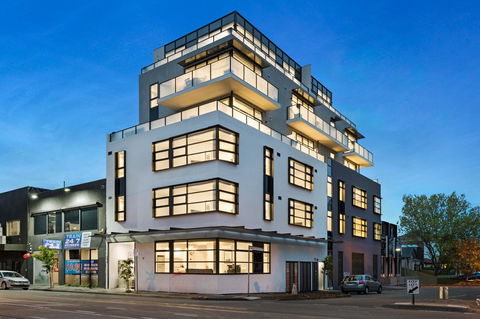 The Hamptons Apartments - St Kilda - Tourism Search 0