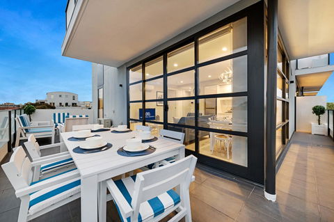 The Hamptons Apartments - St Kilda - Tourism Search 31