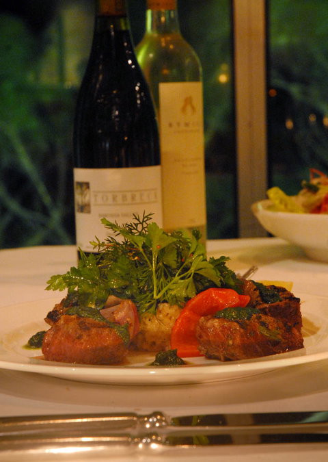 Chris\'s Beacon Point Restaurant & Villas - Tourism Search 13