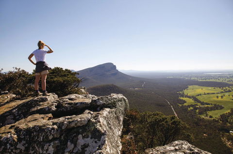 Dunkeld Studio Accommodation - Tourism Search 11