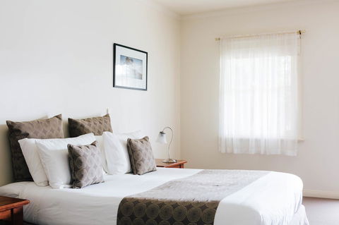 Dunkeld Studio Accommodation - Tourism Search 6