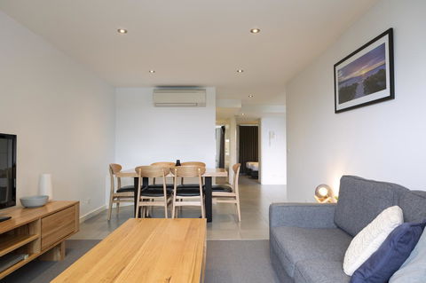 The Dolphin Apartments - Tourism Search 7
