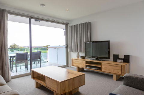 The Dolphin Apartments - Tourism Search 18
