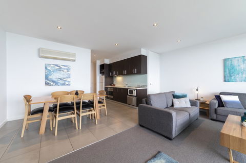 The Dolphin Apartments - Tourism Search 21