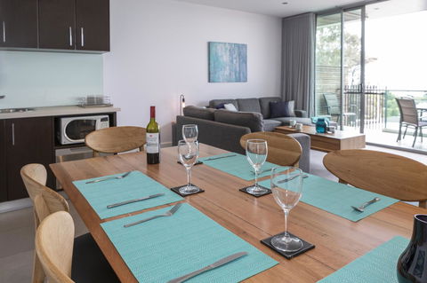 The Dolphin Apartments - Tourism Search 20