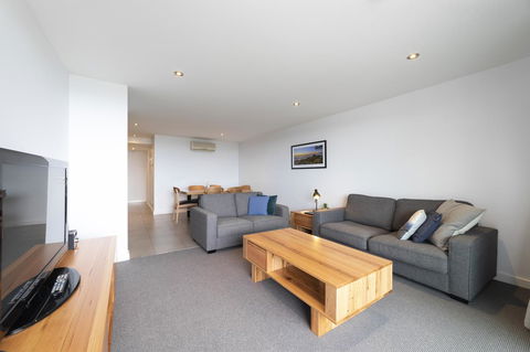 The Dolphin Apartments - Tourism Search 13