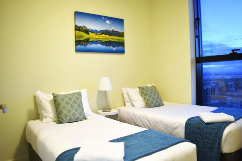 Melbourne SkyHigh Apartments - Tourism Search 25