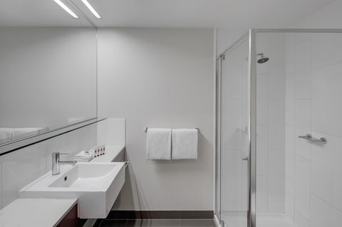 Travelodge Hotel Melbourne Docklands - Tourism Search 6