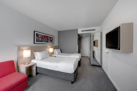 Travelodge Hotel Melbourne Docklands - Tourism Search 1